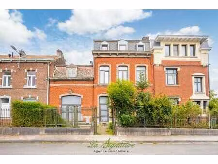 spacieuse maison de caractère sur une parcelle de 1070m²