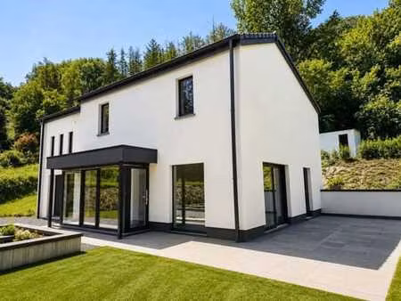 magnifique villa 4 façades entièrement rénovée à esneux