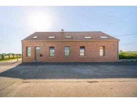maison avec annexes et possibilité de vie de plain-pied