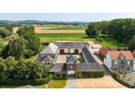 domaine de prestige avec ferme en carré sur 3 hectares