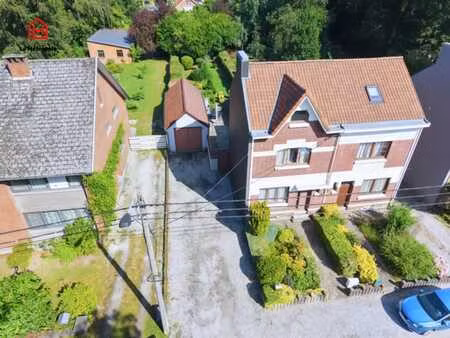 maison 3 f. avec jardin et garage dans quartier prisé !!