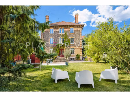 maison de luxe à vendre dans le quartier poincaré-foch-anatole france
