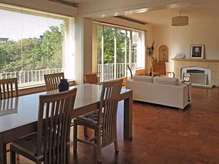 penthouse avec magnifique vue sur les arbres