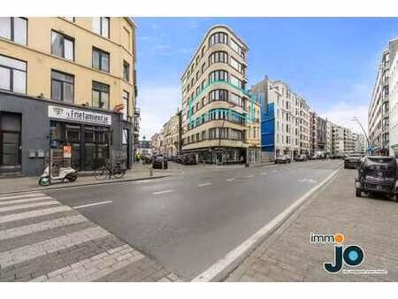appartement d'angle spacieux  prêt à être emménagé  avec ...