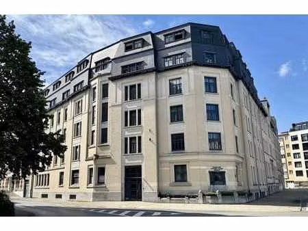 fabuleux appartement sur la place brugmann