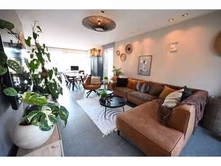 uiterst gezellige én instapklare halfopen woning met mooi...