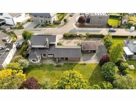 villa idéalement située au calme sur un terrain de 1.500 m²