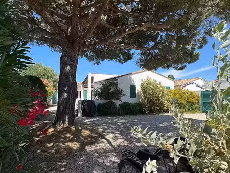 vente maison 6 pièces 160 m² à loix (17111)  1 040 000 €