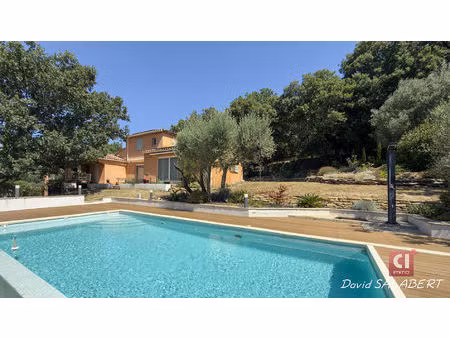 exclusivité - propriété provençale t6 de 183 m² sur 4 643 m² avec piscine