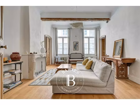 appartement de luxe à vendre dans le quartier comtale-cente-cours mirabeau
