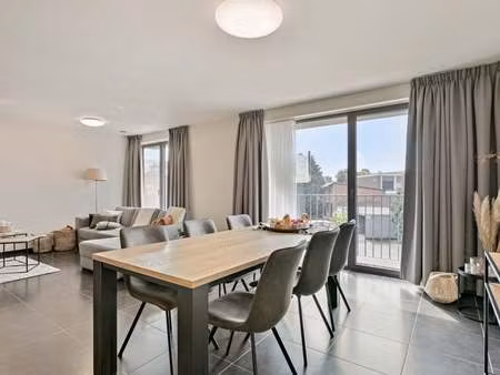 appartement à louer à geel € 950 (lpoze) - era carl tournier (lommel) | zimmo