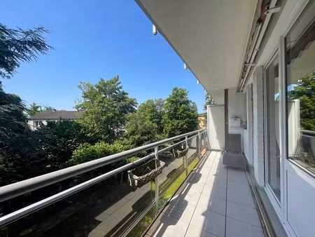 appartement 2 chambres avec grand balcon et vue verdoyante