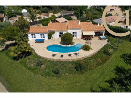 villa de luxe à vendre à puget-sur-argens