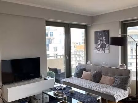 appartement à louer à ixelles € 1.400 (lpomz) - skyline renting | zimmo