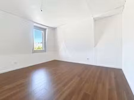 vente appartement 3 pièces à château-gontier-sur-mayenne (53200) : à vendre 3 pièces / 65m