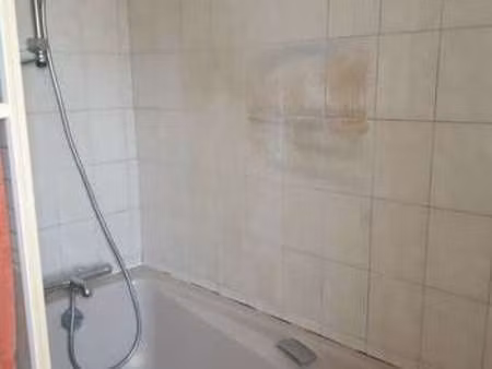 location appartement t1 meublé à plonéour-lanvern (29720) : à louer t1 meublé / 12m² ploné