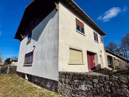 maison sur sous sol avec garage double et terrain