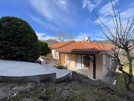 a vendre  charmante maison  à châtel-guyon