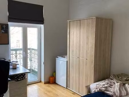 studentenkamer met eigen badkamer te huur