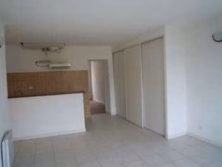 location appartement 2 pièces à trans-en-provence (83720) : à louer 2 pièces / 50m² trans-