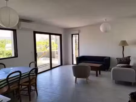 location maison meublé à lambesc (13410) : à louer meublé / 120m² lambesc