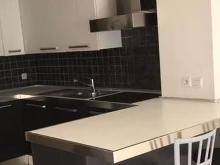 location appartement 2 pièces à saint-raphaël (83530) : à louer 2 pièces / 41m² saint-raph