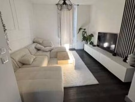 location appartement 3 pièces à orange (84100) : à louer 3 pièces / 69m² orange