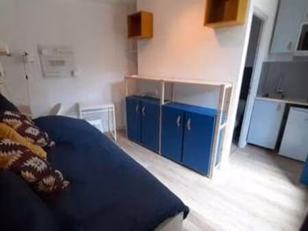 location appartement t1 meublé à salon-de-provence (13300) : à louer t1 meublé / 12m² salo