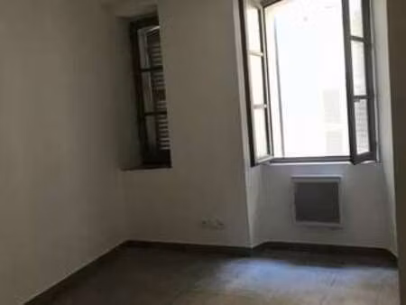 location appartement 2 pièces à toulon (83000) : à louer 2 pièces / 33m² toulon