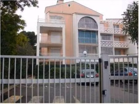 location appartement t1 meublé à sète (34200) : à louer t1 meublé / 18m² sète