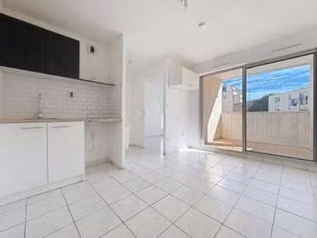 location appartement 2 pièces à sète (34200) : à louer 2 pièces / 21m² sète
