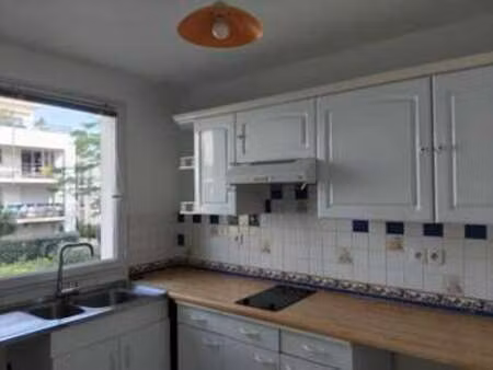 location appartement 2 pièces à montigny-le-bretonneux (78180) : à louer 2 pièces / 50m² m