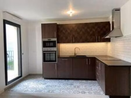 location appartement 4 pièces à nanterre (92000) : à louer 4 pièces / 80m² nanterre