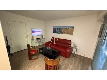 en exclusivité : charmant studio 1 pièce(s) 23 m2 avec une joile terrasse de 18m2