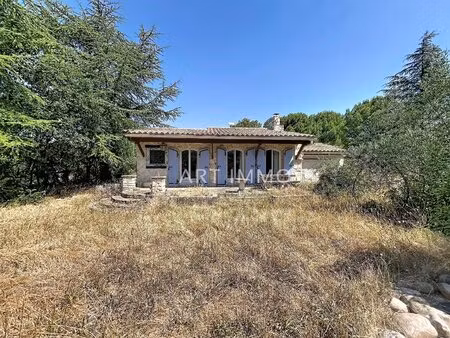 maison de plain pied a rafraichir en zone uc