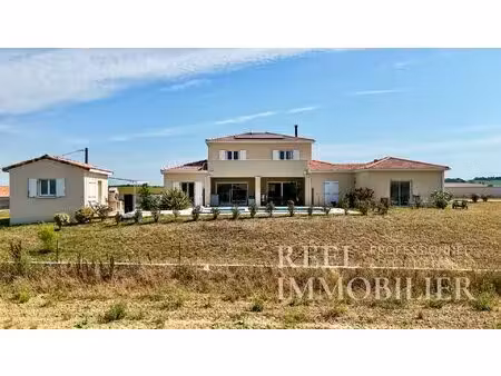 villa contemporaine d'exception avec vue sur les pyrénées à 5 minutes de fleurance