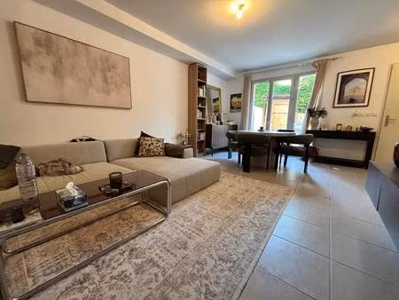divonne  au calme  très jolie t2 de 49.5m2 en rez de jardin