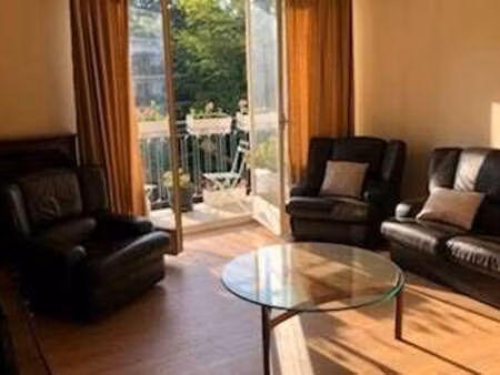 location appartement 2 pièces meublé à garches (92380) : à louer 2 pièces meublé / 48m² ga