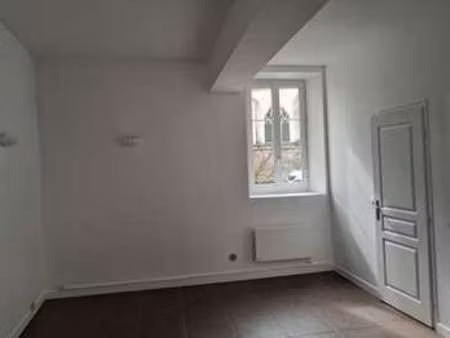 location appartement t1 à saint-arnoult-en-yvelines (78730) : à louer t1 / 26m² saint-arno