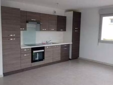 location appartement 3 pièces à savigny-le-temple (77176) : à louer 3 pièces / 60m² savign