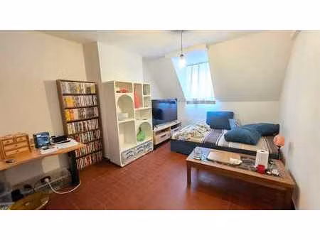 appartement 2 chambres et bureau en plein centre ville.