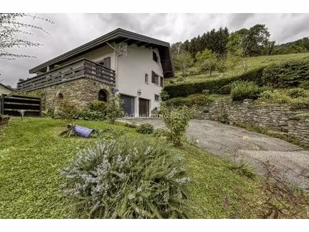 magnifique maison de charme - secteur prisé - 2300m² terrain + 2500m² d'agrément