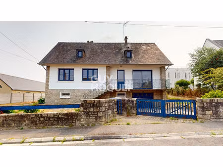 maison familiale - 4 chambres - bureaux - sous-sol complet - jardin - pontorson