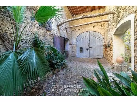 demeure de prestige de 1880 et ses jardins secrets