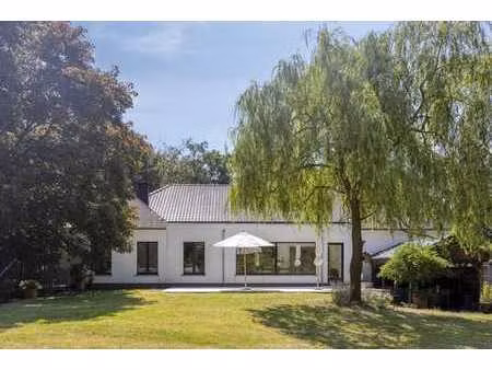 villa exclusive sur un vaste terrain ensoleillé à bonheiden.