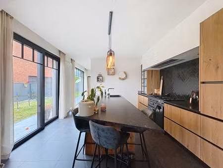maison lumineuse avec cuisine ouverte à vendre à waasmunster