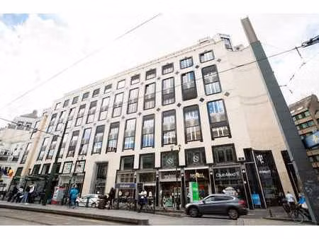trouvez un espace de bureau à regus louise centre pour 2