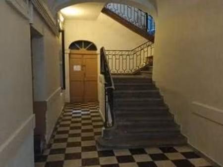location appartement 3 pièces meublé à alès (30100) : à louer 3 pièces meublé / 52m² alès