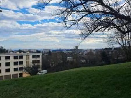 location appartement 3 pièces à champagne-au-mont-d'or (69410) : à louer 3 pièces / 60m² c