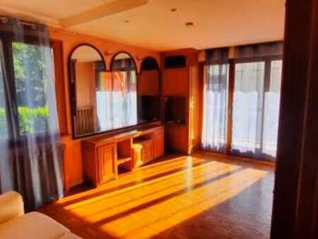 location appartement t1 meublé à évian-les-bains (74500) : à louer t1 meublé / 35m² évian-